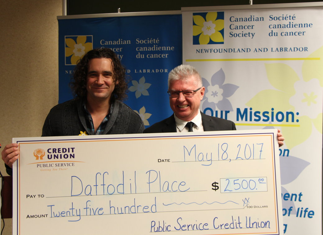Public Service Credit Union supports Daffodil Place and Canadian Cancer Society by contributing $2,500 to the “One Night Stand Against Cancer Campaign” (Buy a Night at Daffodil Place). Brian Quilty CEO presented honorary Chair Allan Hawco with $2,500 during its One Night Stand Campaign presentation. Since 2012 PSCU has contributed $23,500 to Daffodil Place.